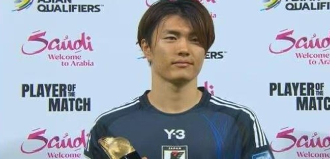 视频:Uzi名人堂皮肤幕后故事 | 薇恩、殿堂传奇 卡莎和联盟不朽 卡莎原画