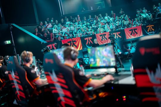 实质上是在 实质上是在